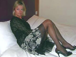 Photoclip alluring Milf Solo