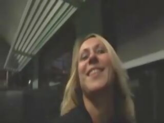 Domišljavo blondinke igranje na na vlak, brezplačno x ocenjeno film 4d | sex