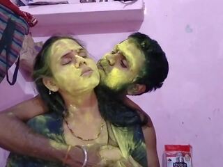 Holi specialus bhabhi ko rang laga ke dever ne khub choda | xhamster