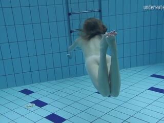 Mały cycki drobne nastolatka clara podwodne, brudne film 0c | xhamster