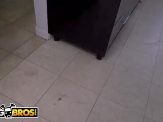 Bangbros - warga latina pembantu rumah kylie rogue mendapat fucked oleh tony rubino