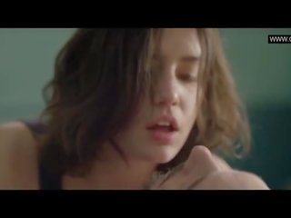 Adele exarchopoulos - 袒胸 成人 夾 場景 - eperdument (2016)