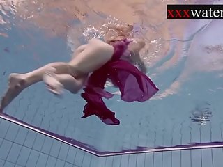 Fumand swell rus roscata în the piscina <span class=duration>- 7 min</span>