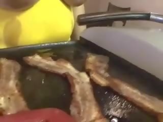 Payudara bacon & eggs!